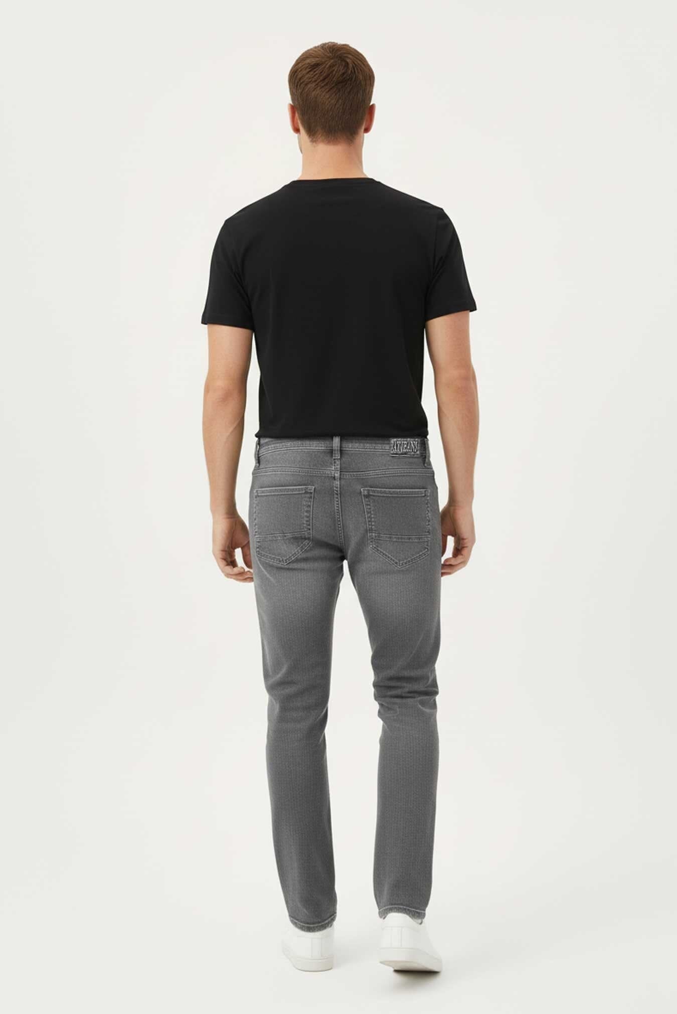 Men's Classic Regular Fit Denim