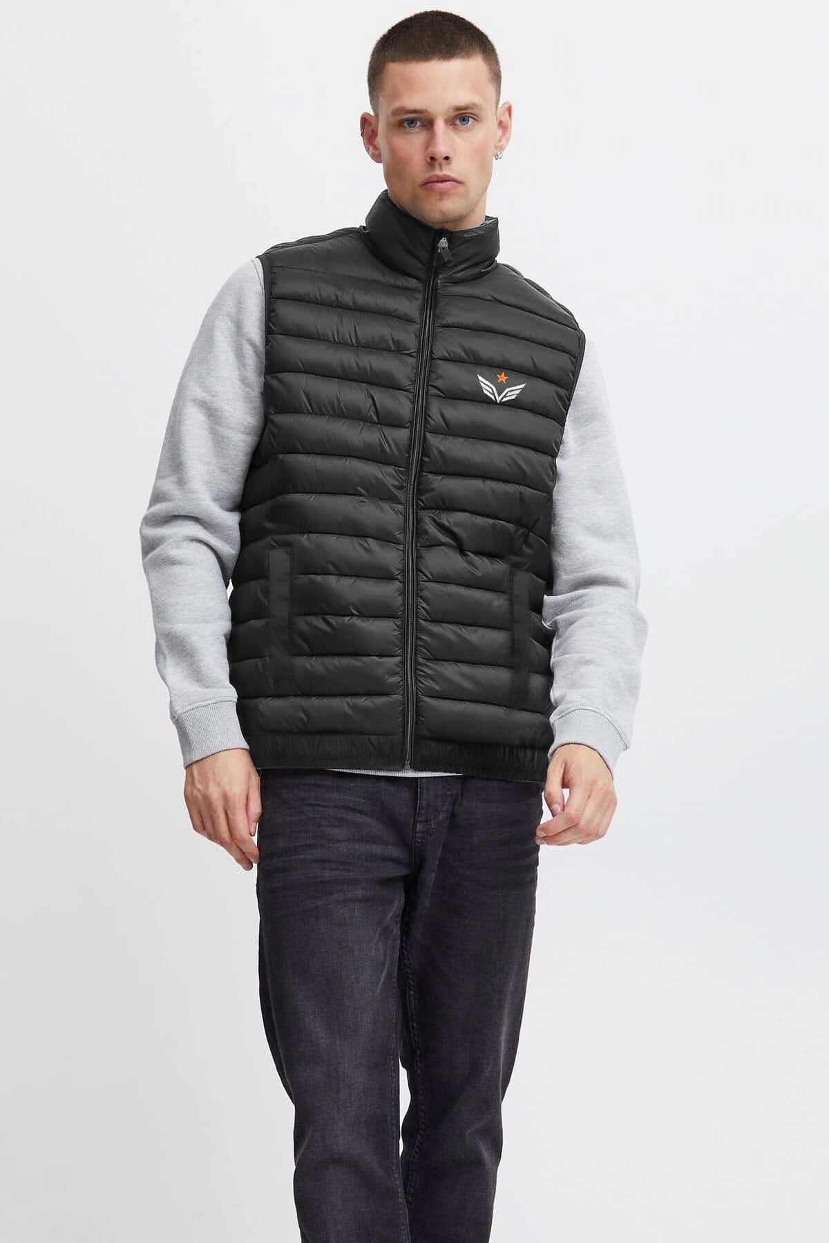 The Burnt Soul Men's Star Embroidered Sleeveless Puffer Gilet Men's Gilet IBT 