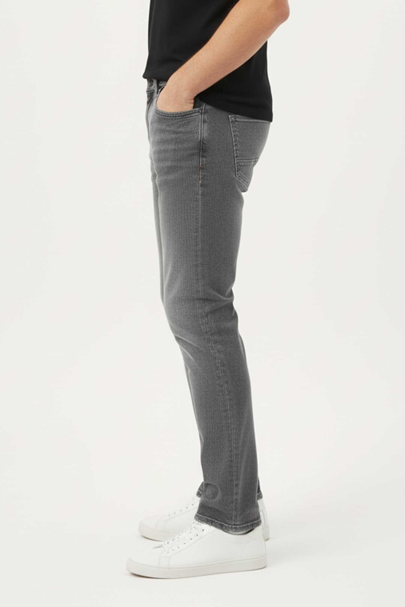 Men's Classic Regular Fit Denim