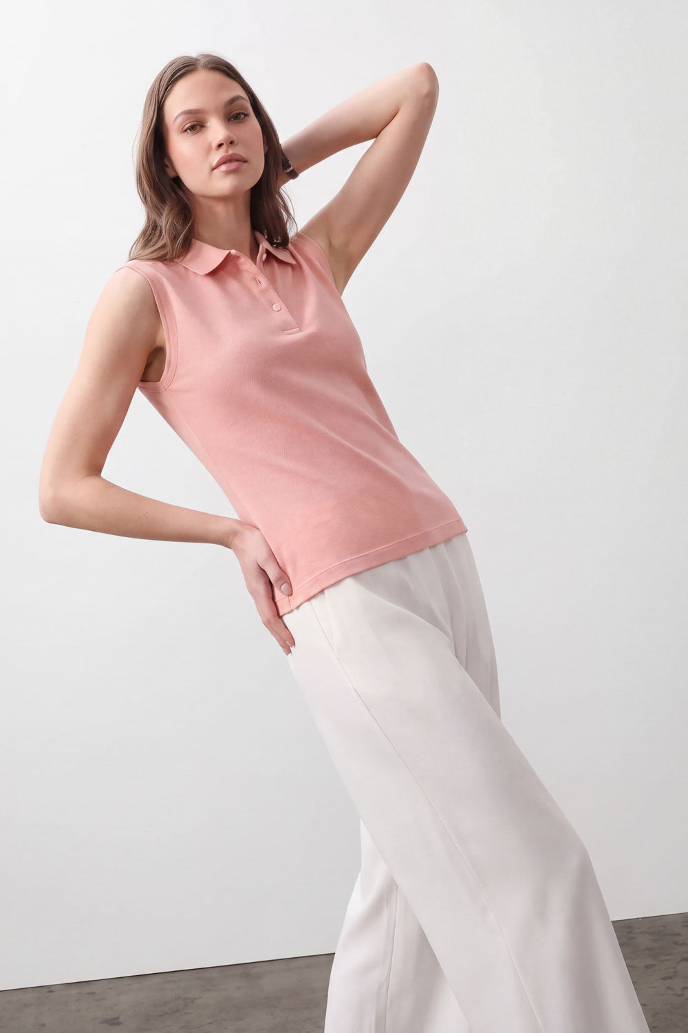 Fashion_editorial_pose_4K_20260916102655_84ee9604-f7f7-42fc-aacc-bd92d638ae7e.jpg