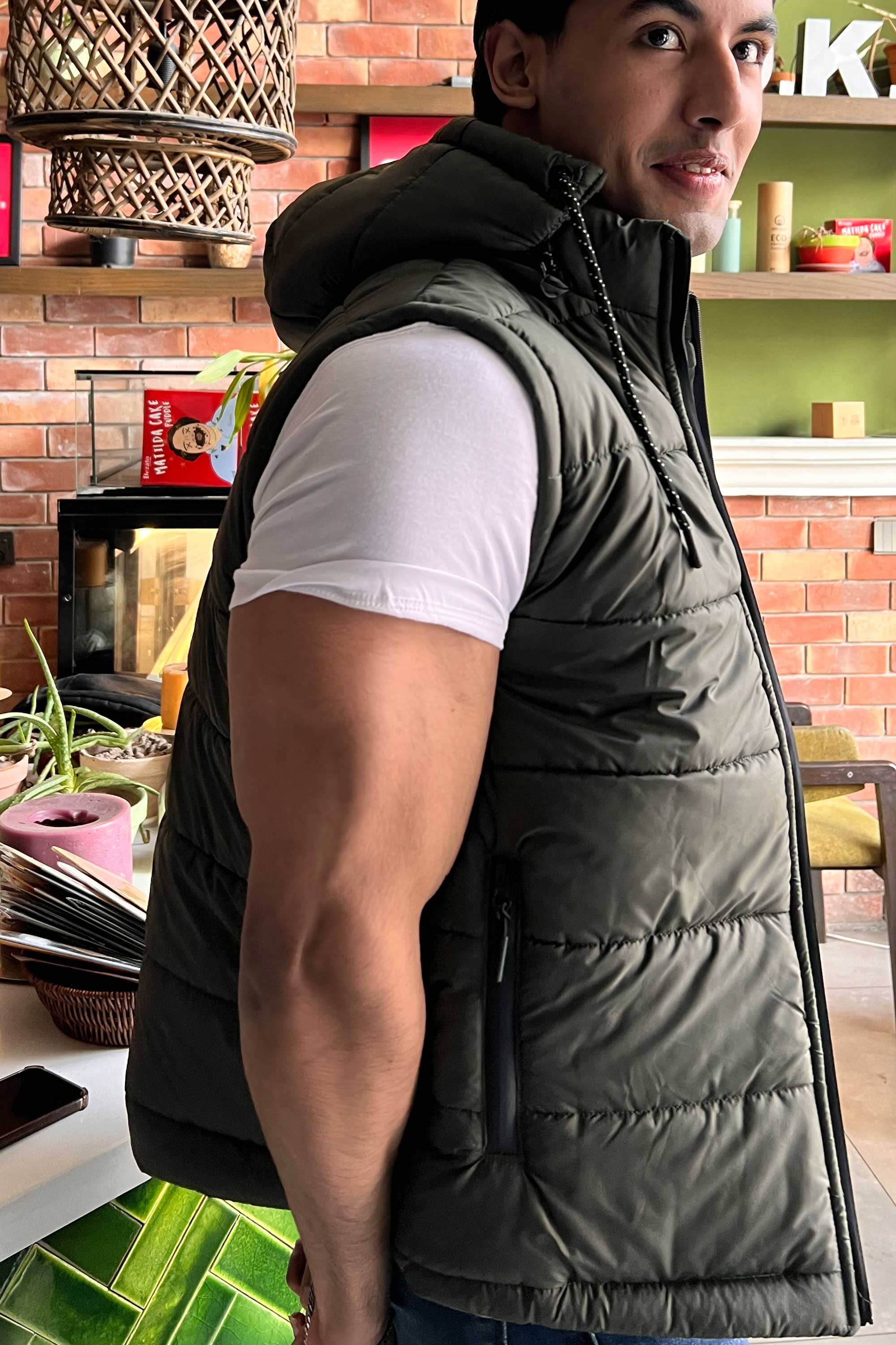 Men's Detachable Hood Puffer Gilet