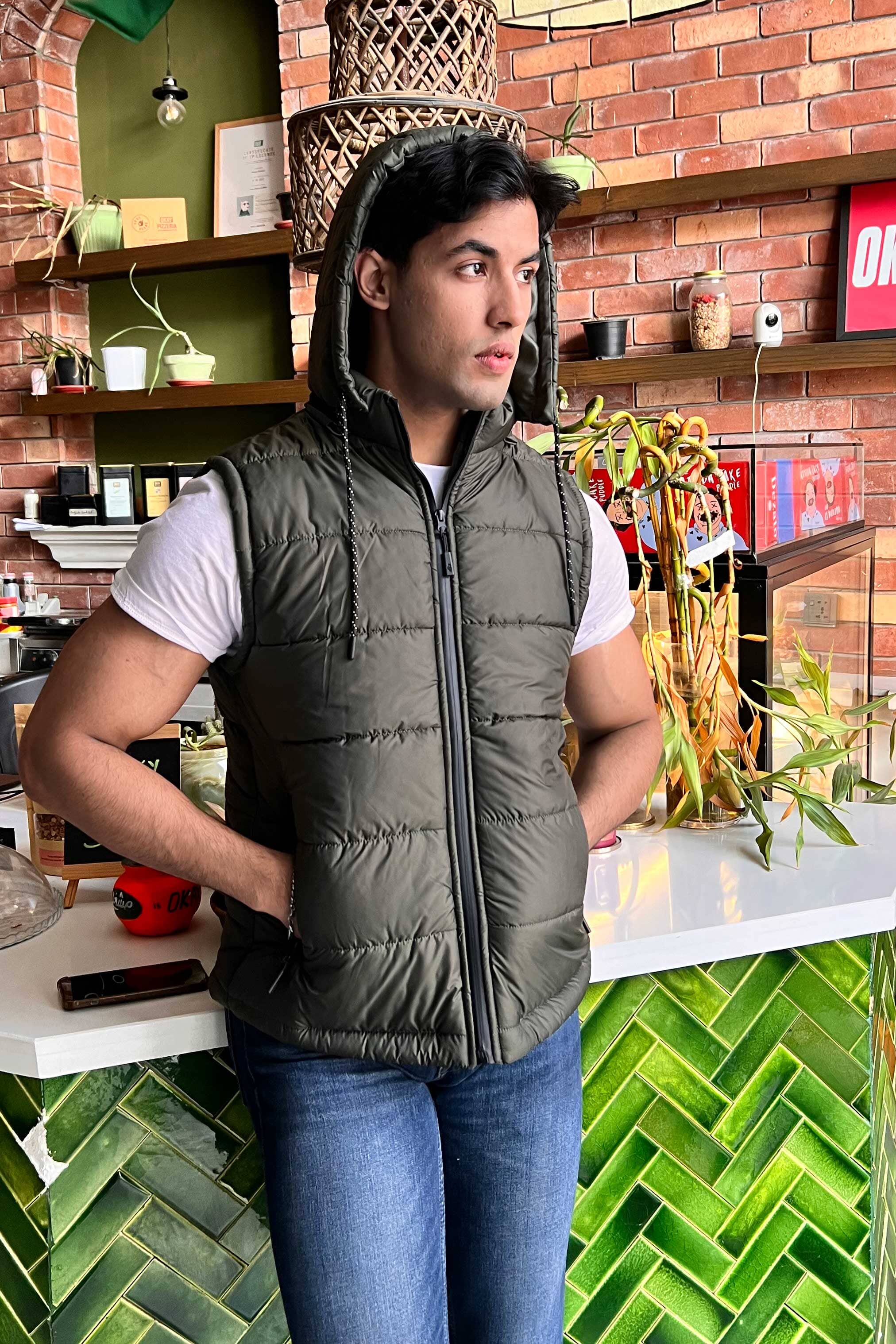 Men's Detachable Hood Puffer Gilet