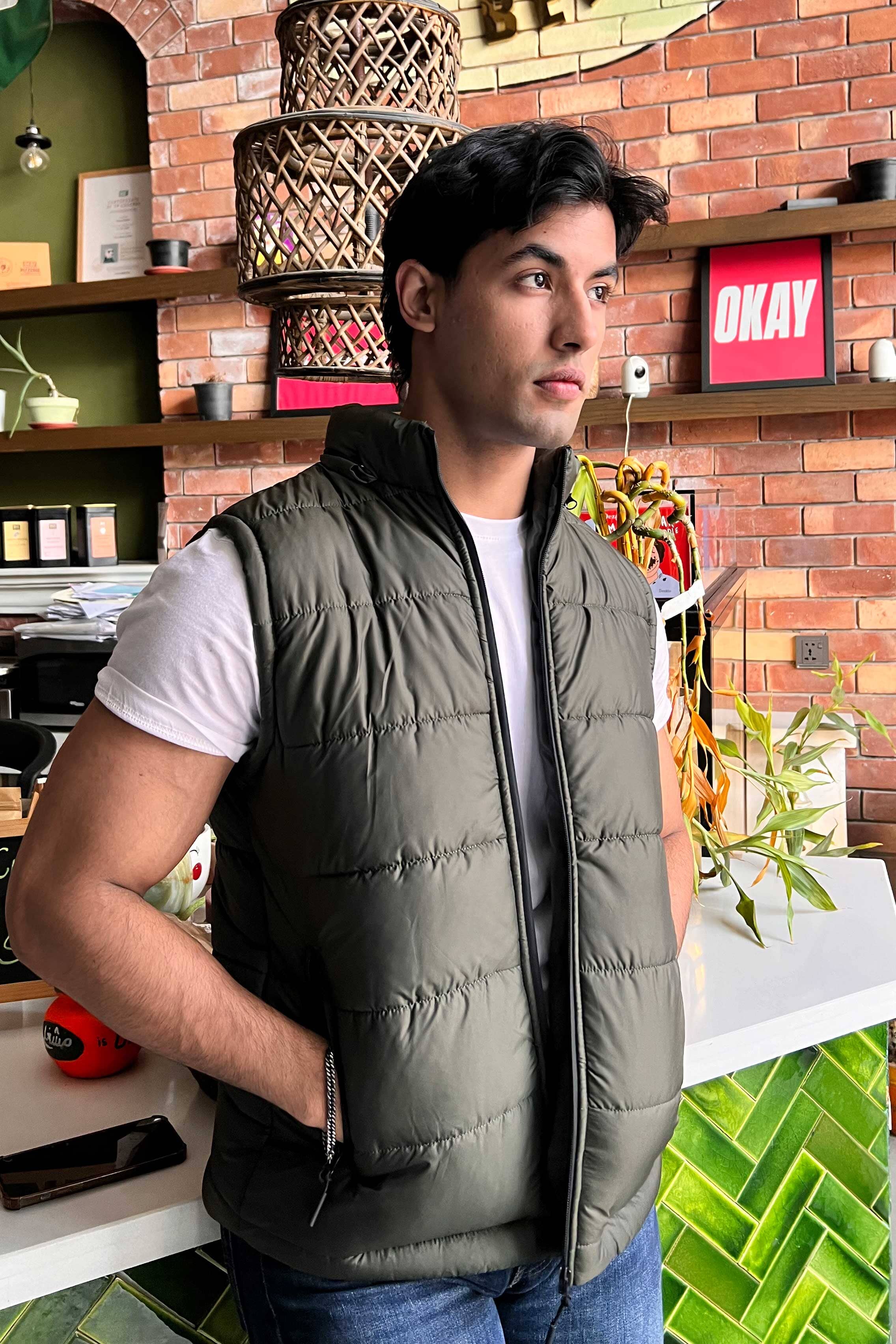 Men's Detachable Hood Puffer Gilet