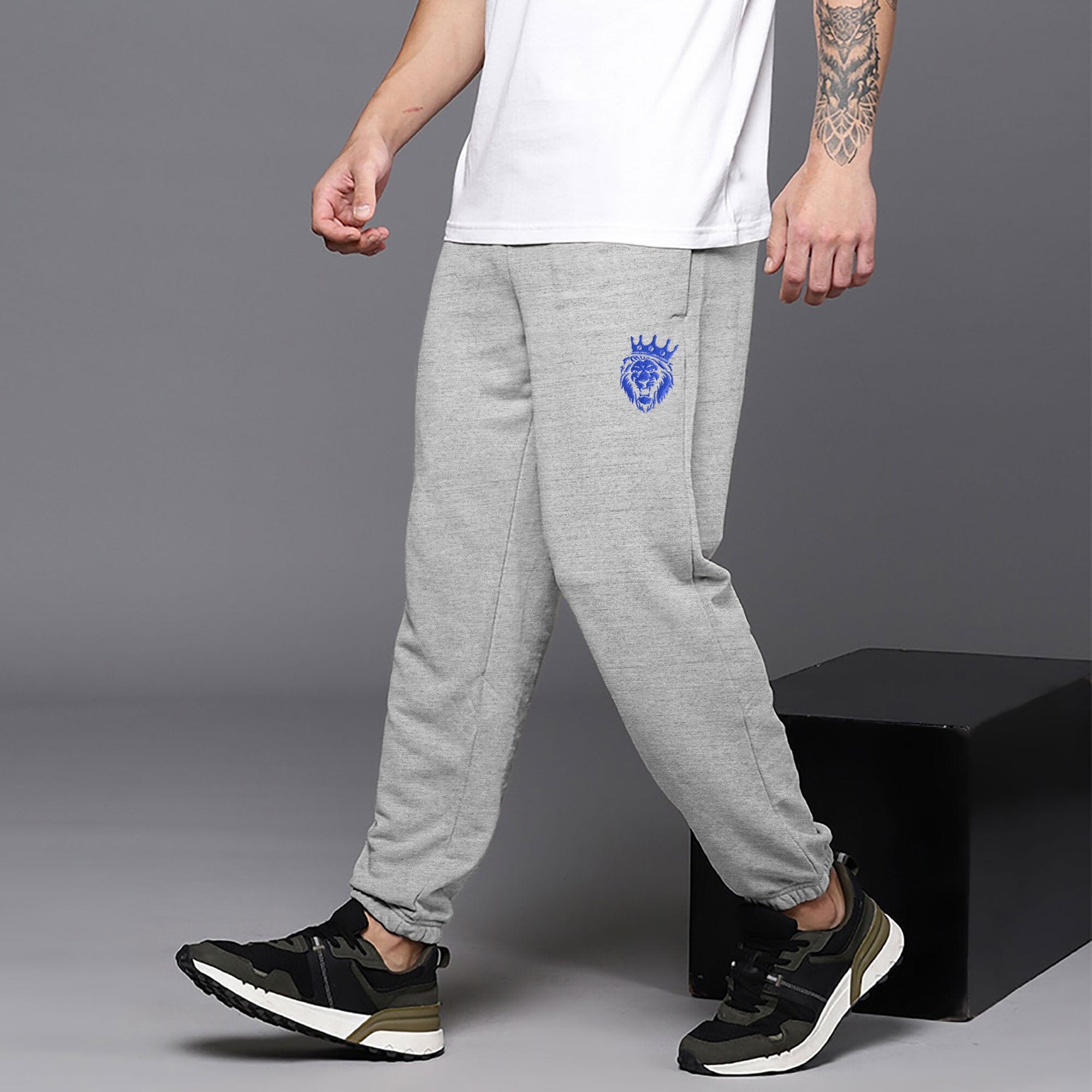 MAX 21 Men's Tiger Embroidered Fleece Joggers Pants Men's Trousers SZK Grey S 
