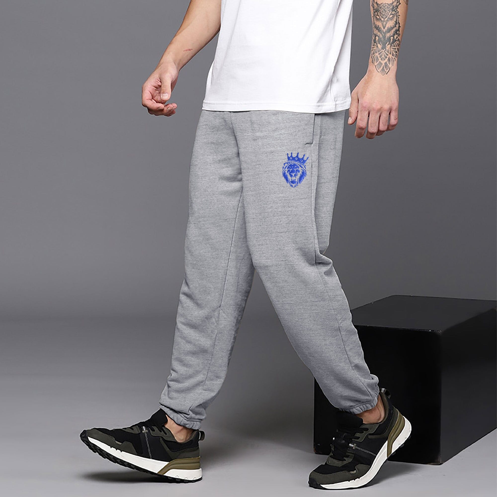 MAX 21 Men's Tiger Embroidered Fleece Joggers Pants Men's Trousers SZK Heather Grey S 
