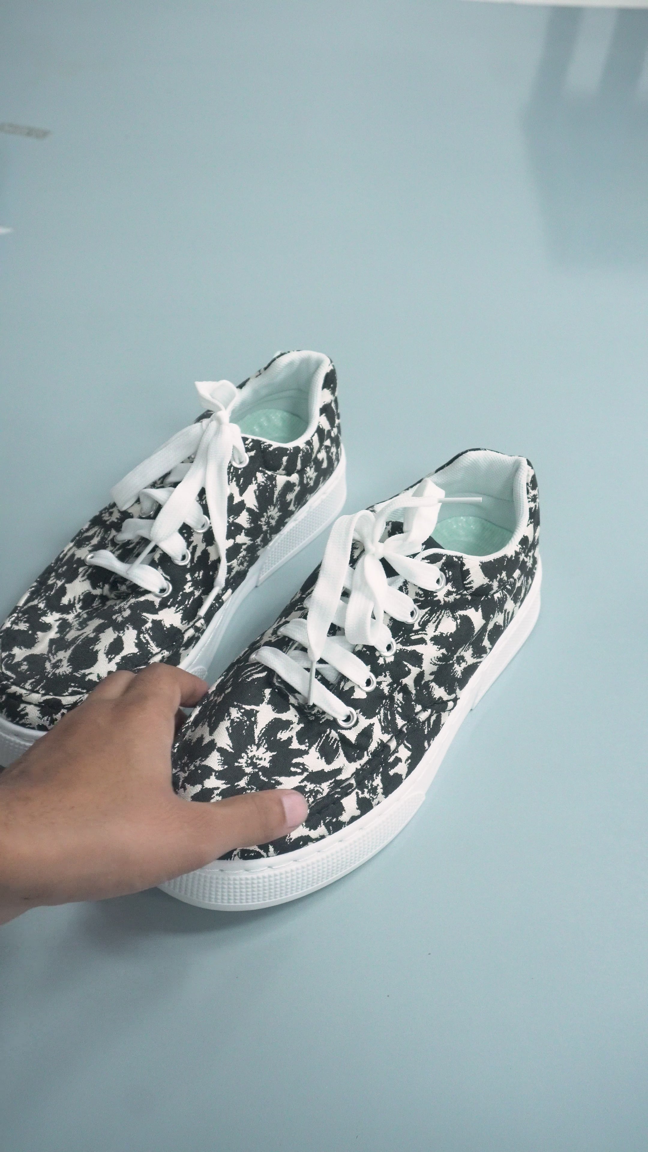 Fashion Men’s Abstract Canvas Sneakers