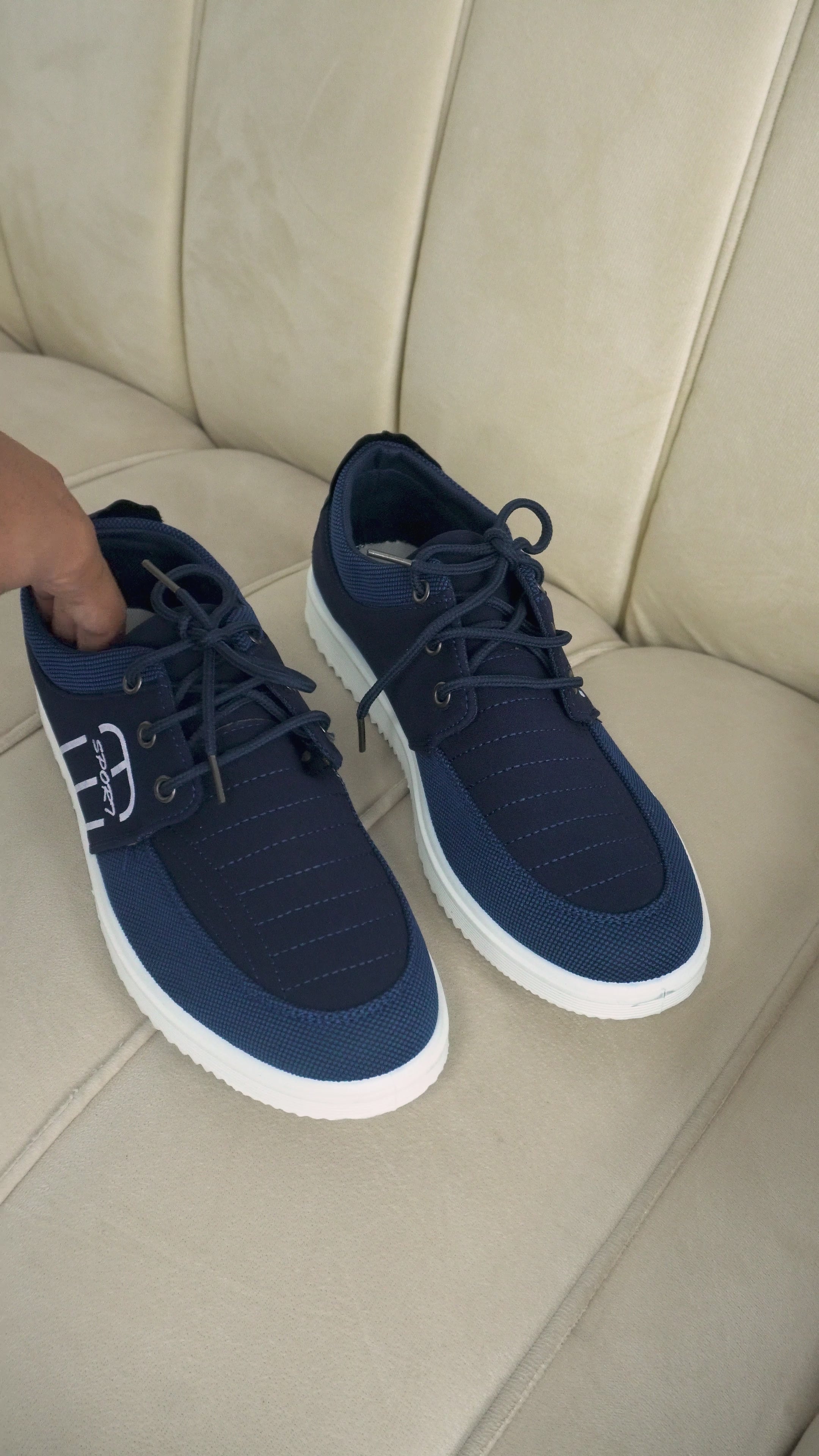 Men’s Breathable Lace-Up Sneakers